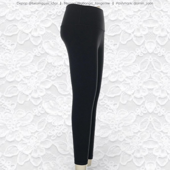 Black lululemon leggings 🖤 - Picture 3 of 7